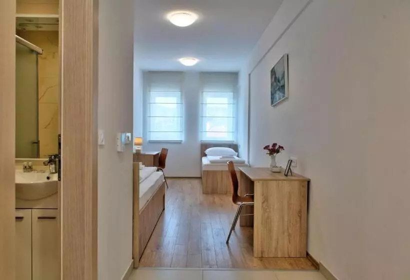 تختخواب و صبحانه Dompes