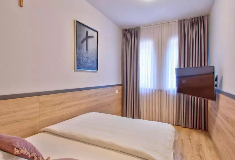 تختخواب و صبحانه Dompes