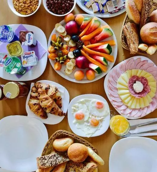 تختخواب و صبحانه Dompes