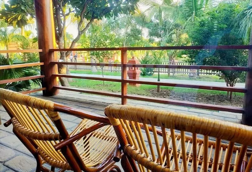 هتل Bagan Village Resort