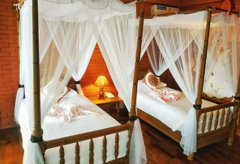 هتل Bagan Village Resort