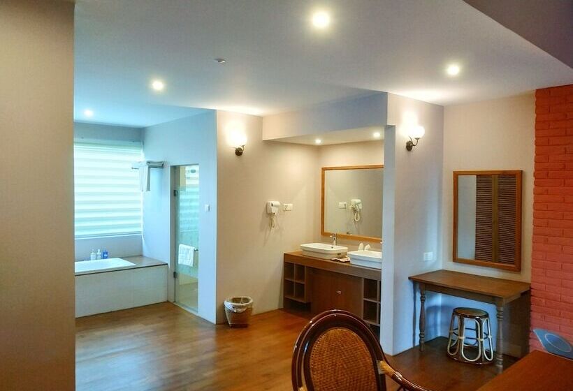 هتل Bagan Village Resort