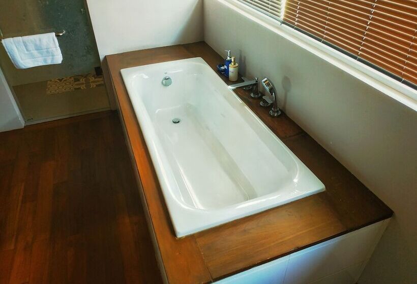 هتل Bagan Village Resort