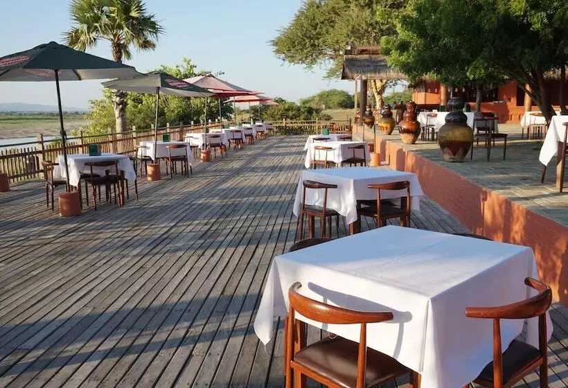 هتل Bagan Village Resort
