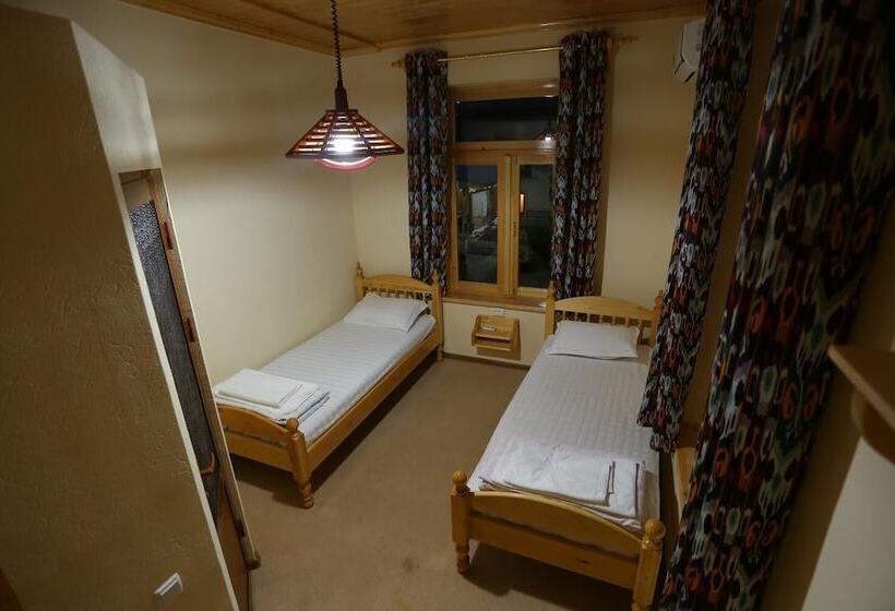 בית מלון כפרי Eco Atlas Samarkand