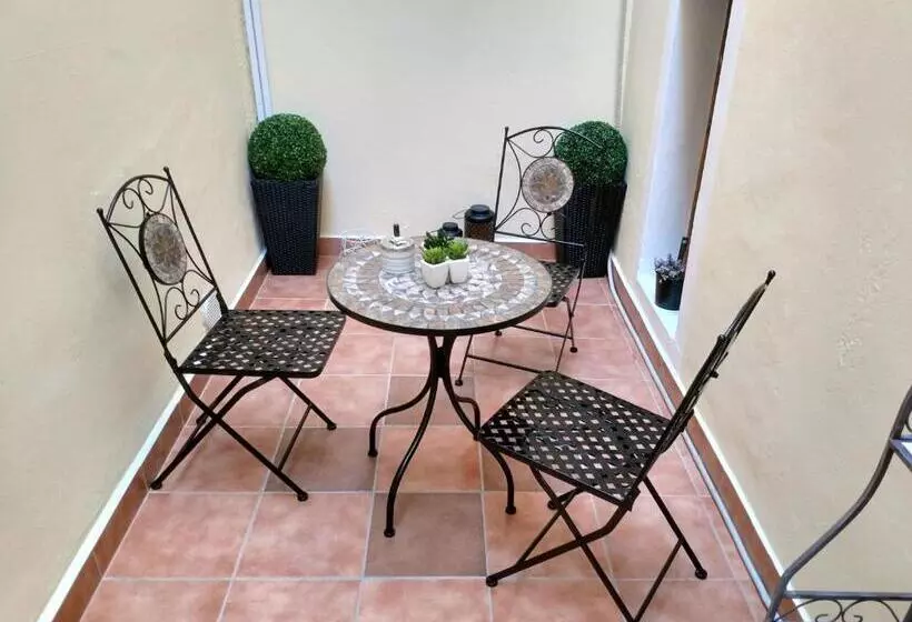 پانسیون Phiros B&b