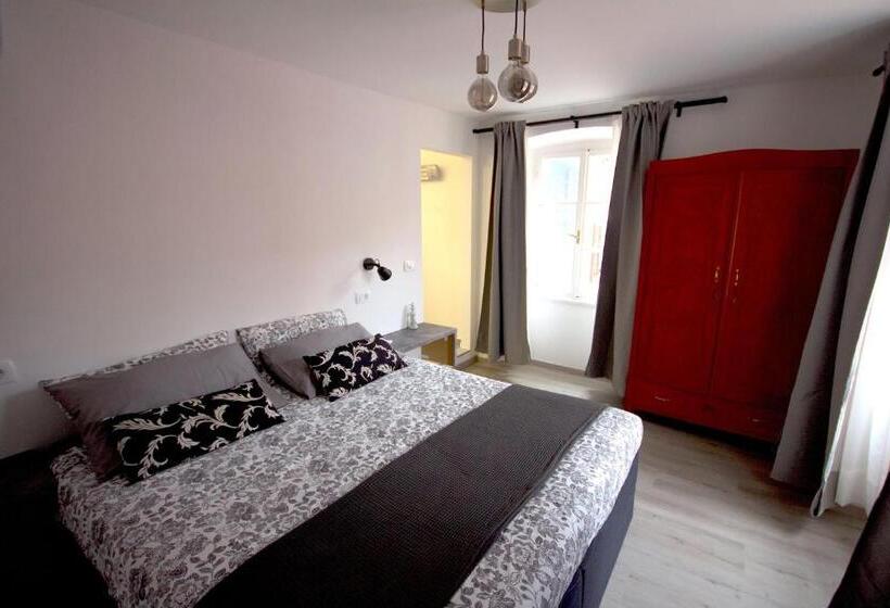 پانسیون Phiros B&b