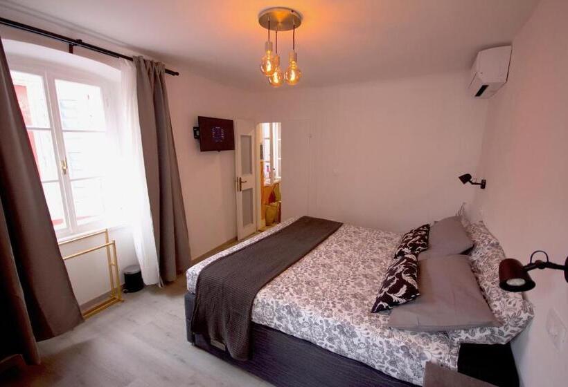 پانسیون Phiros B&b