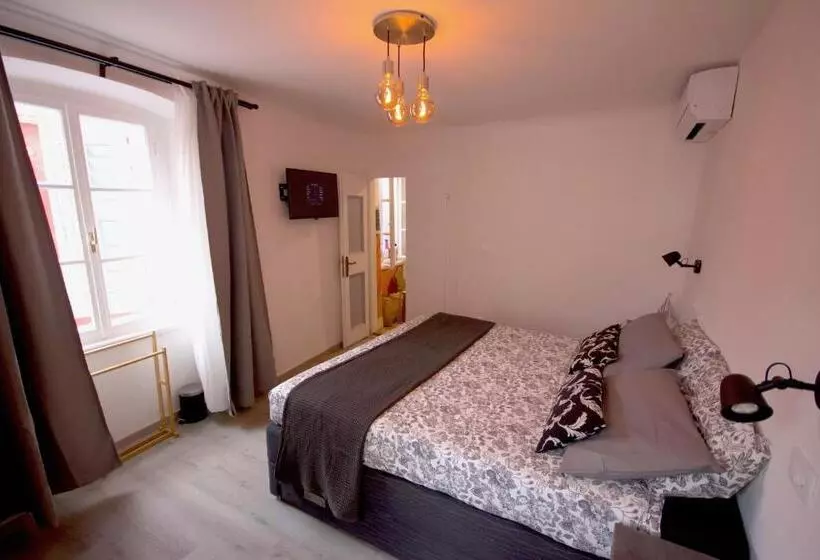 پانسیون Phiros B&b