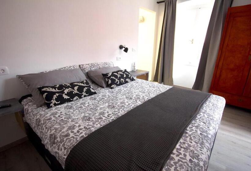 پانسیون Phiros B&b