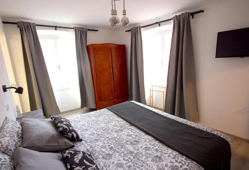 پانسیون Phiros B&b