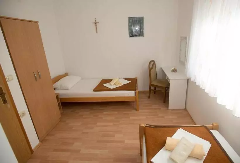 پانسیون Rooms Ivana