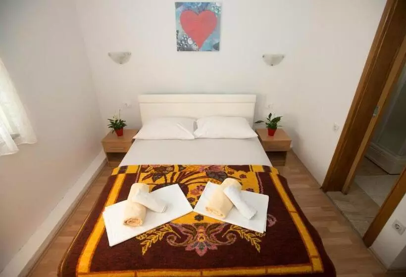 پانسیون Rooms Ivana