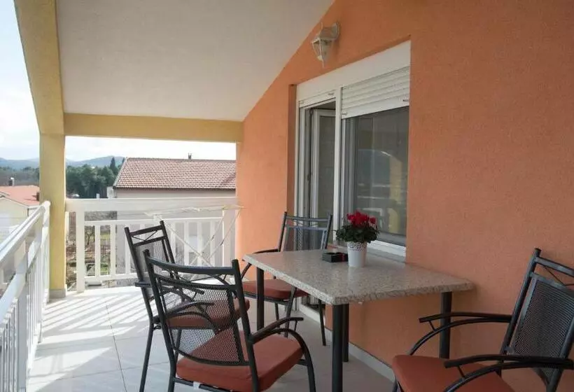 پانسیون Rooms Ivana