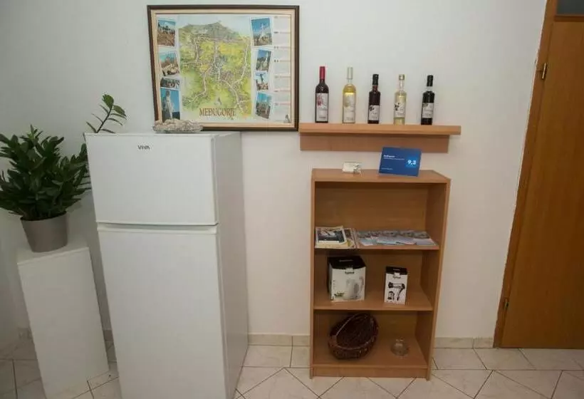 پانسیون Rooms Ivana