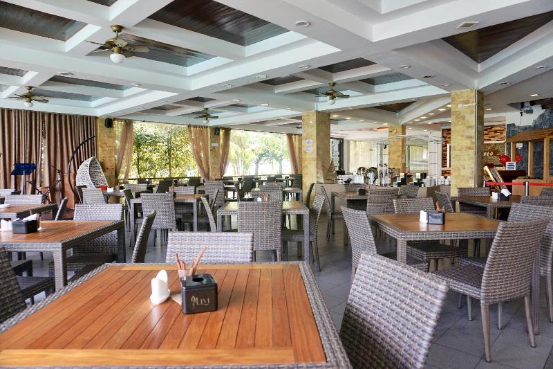 בית מלון כפרי Bintan Beach Resort