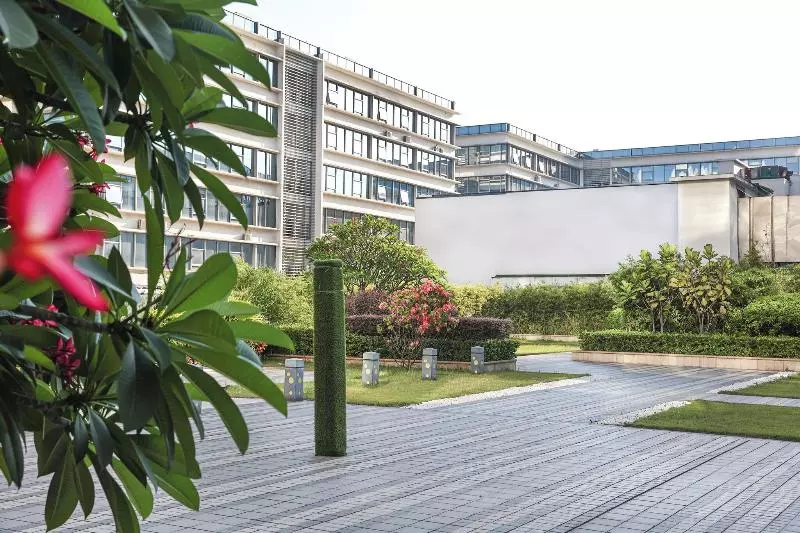 هتل Courtyard By Marriott Shenzhen Northwest