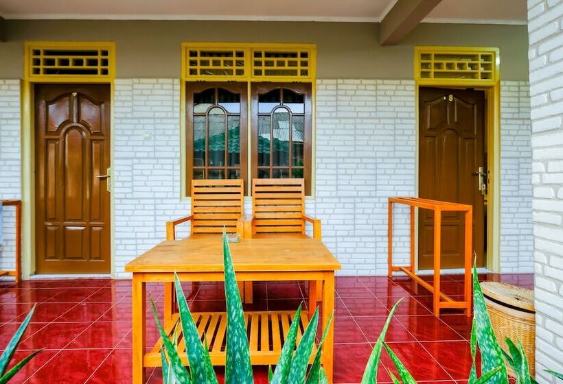 בית מלון כפרי Pondok Lita By Oyo Rooms