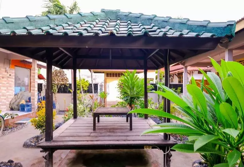ホテル Pondok Lita By Oyo Rooms