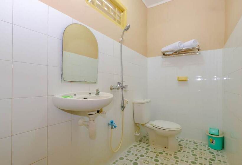 בית מלון כפרי Pondok Lita By Oyo Rooms