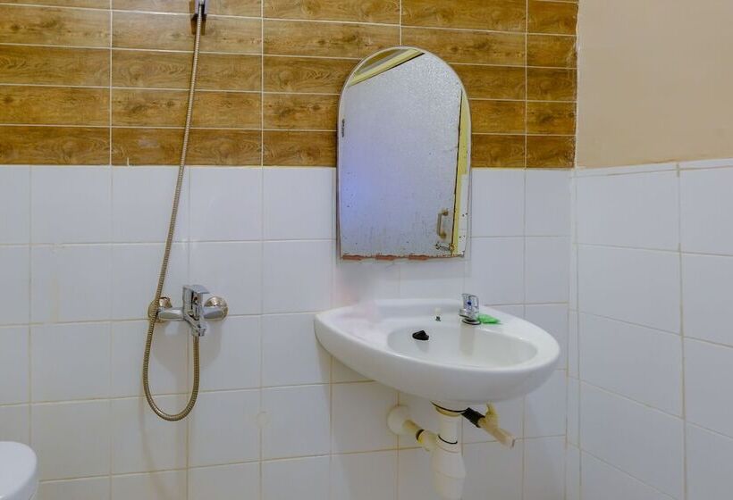 בית מלון כפרי Pondok Lita By Oyo Rooms