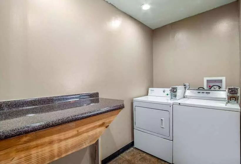 ホテル Quality Inn & Suites