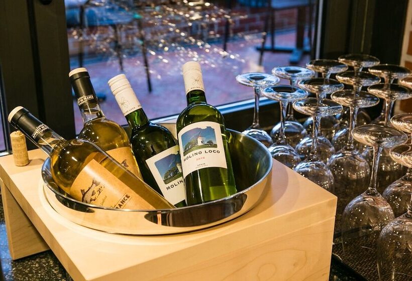 هتل Walkerhill Douglas House