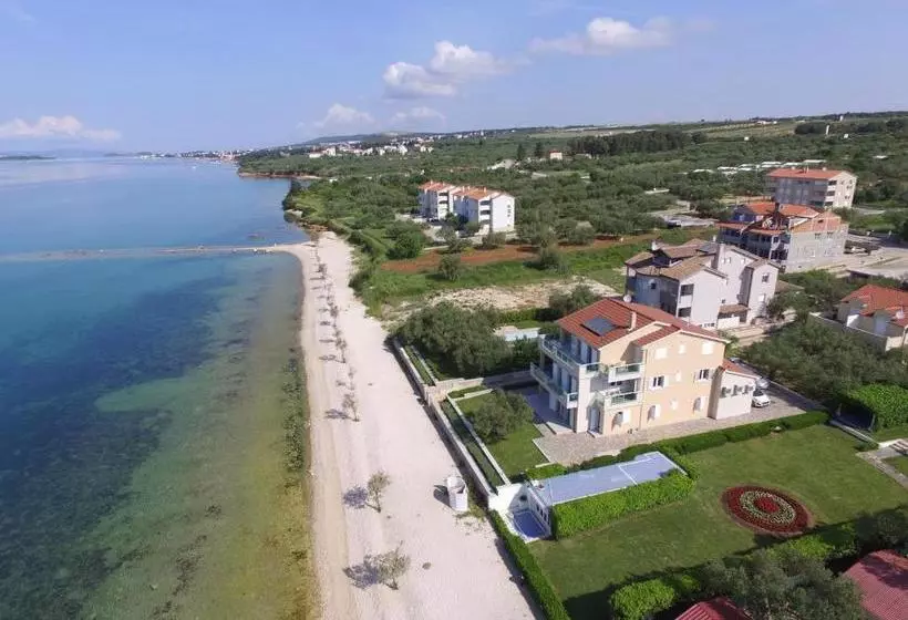 Apartments Citrine On The Beach