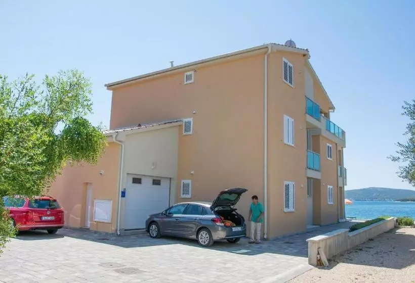Apartments Citrine On The Beach