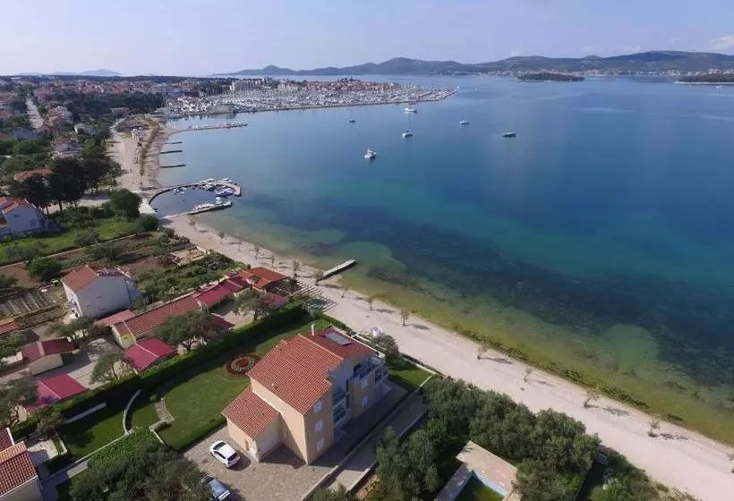 Apartments Citrine On The Beach