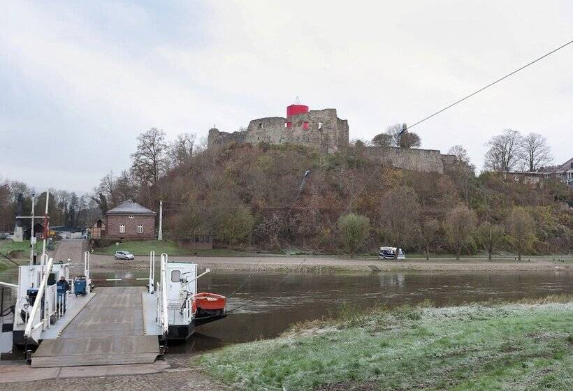Flat In Polle Near The Forest
