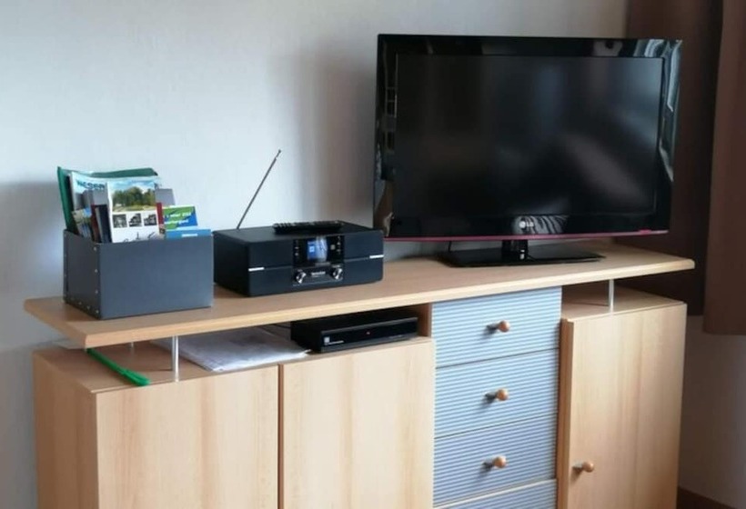 Flat In Polle Near The Forest