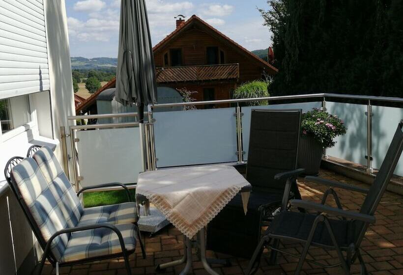 Flat In Polle Near The Forest