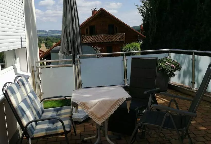 Flat In Polle Near The Forest