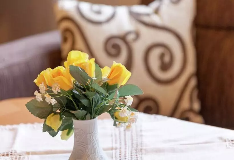 Flat In Polle Near The Forest