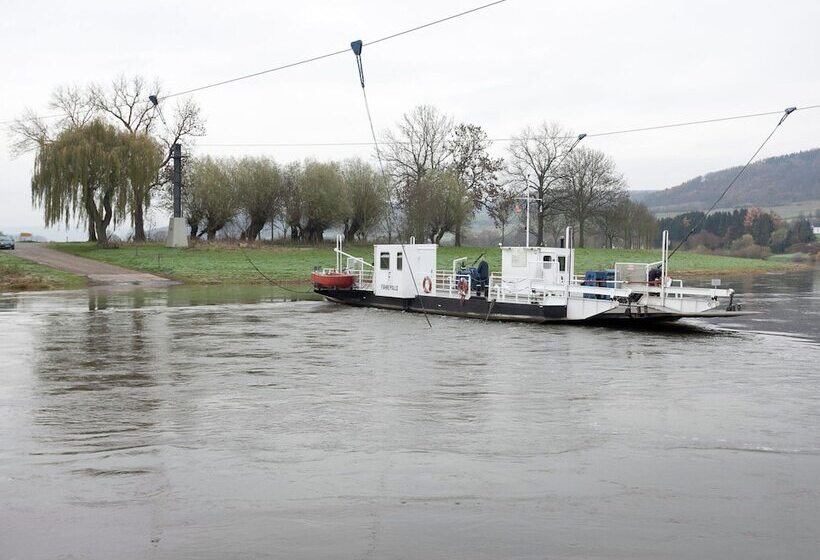 Flat In Polle Near The Forest