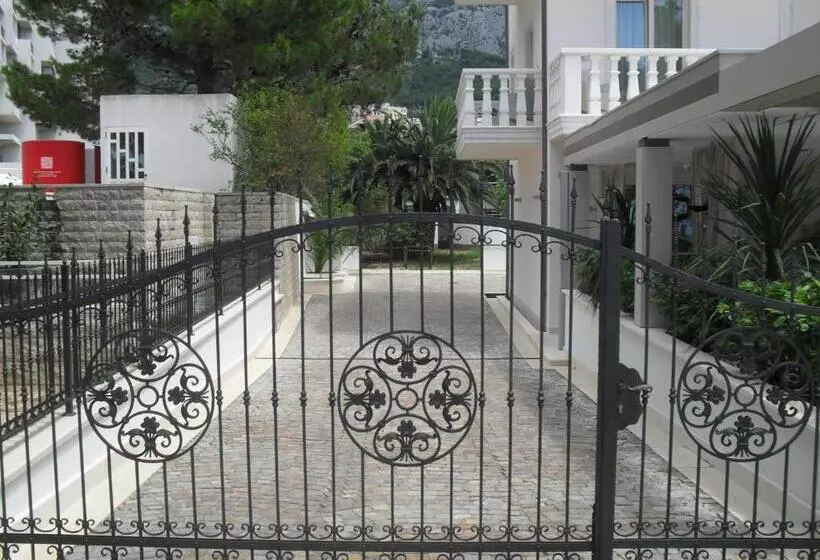 پانسیون Luxury Rooms Villa Jadranka