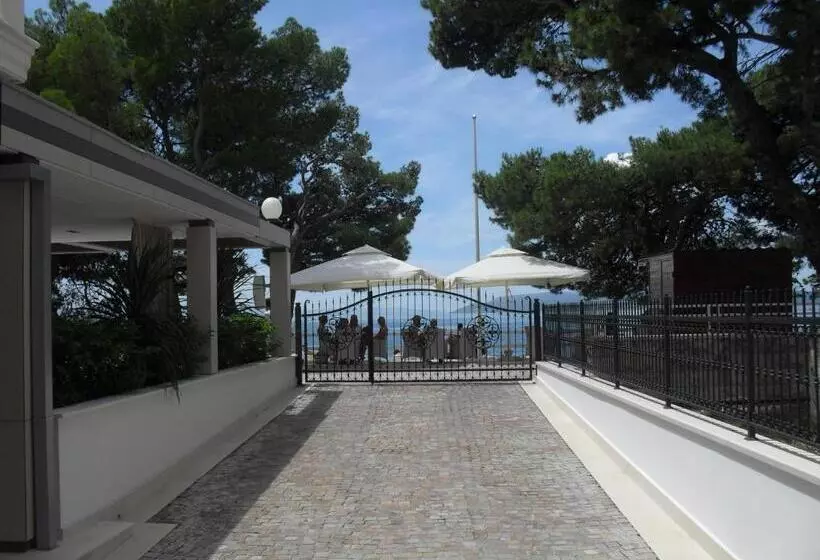 پانسیون Luxury Rooms Villa Jadranka