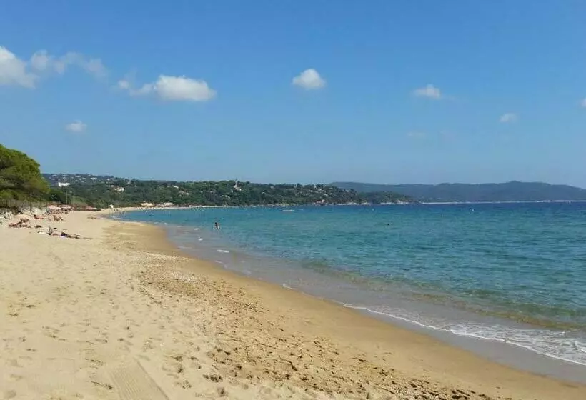 Spacious Villa Near Sea In Cavalaire Sur Mer