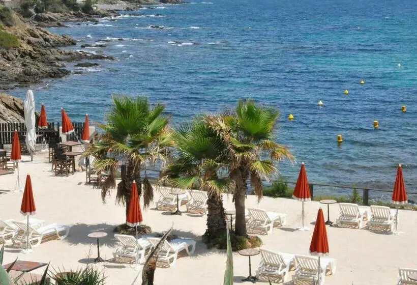 Spacious Villa Near Sea In Cavalaire Sur Mer