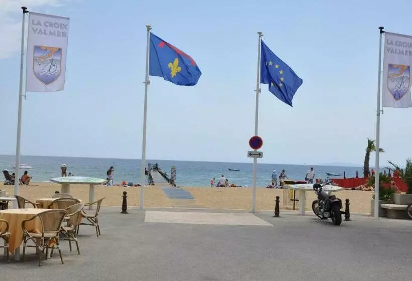 Spacious Villa Near Sea In Cavalaire Sur Mer