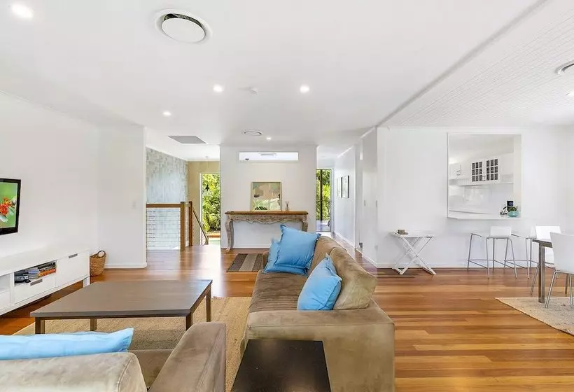 20 Ray Street Sunshine Beach