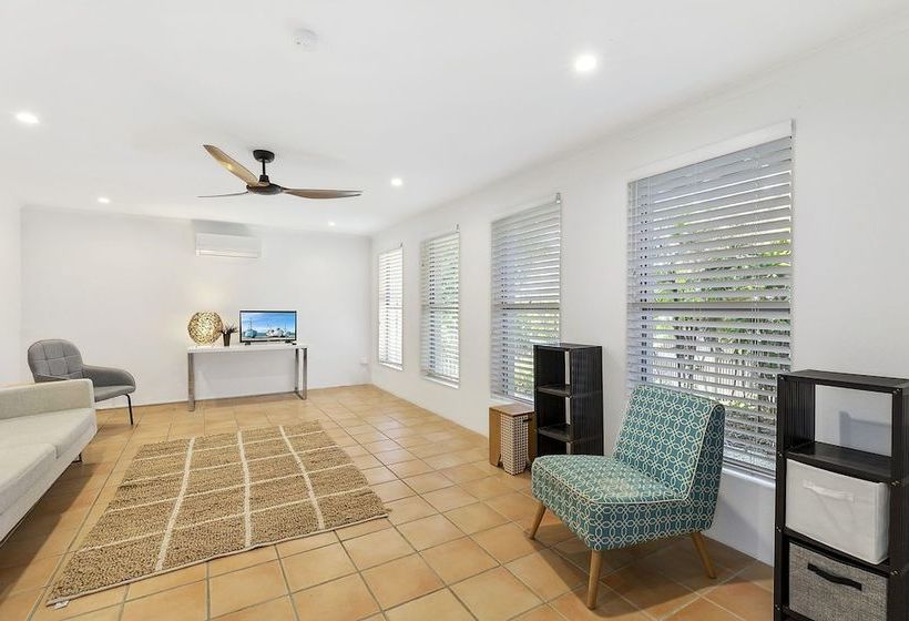 20 Ray Street Sunshine Beach