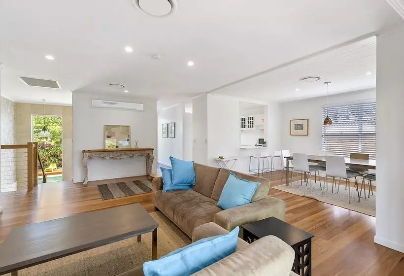 20 Ray Street Sunshine Beach