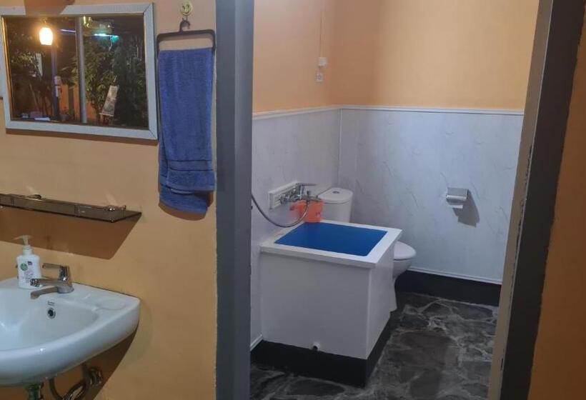 הוסטל Dewi Sri Guesthouse