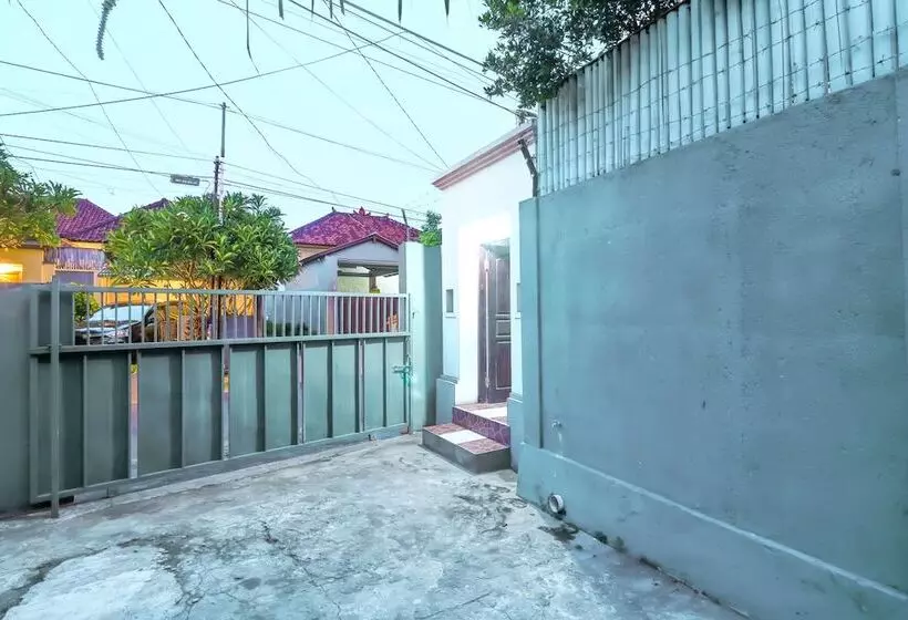 ユースホステル Villa Iluka 2 By Oyo Rooms