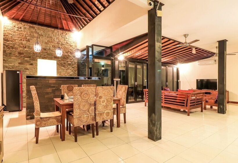 הוסטל Villa Iluka 2 By Oyo Rooms