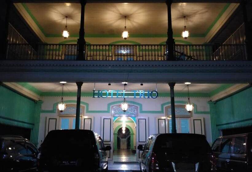 Bed and Breakfast Trio