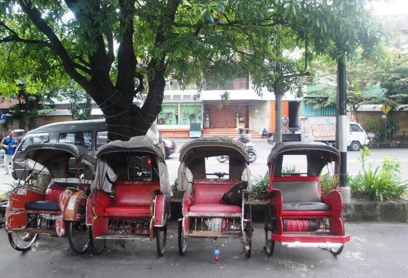 Bed and Breakfast Trio