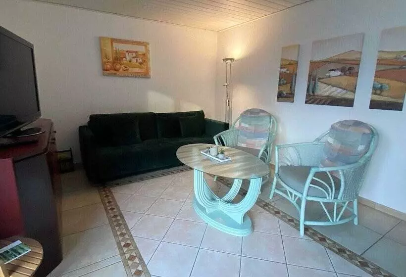 Cozy Bungalow In Werder With Garden